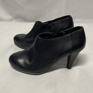 Cynthia Rowley Black Leather Bootie Size 7 1/2